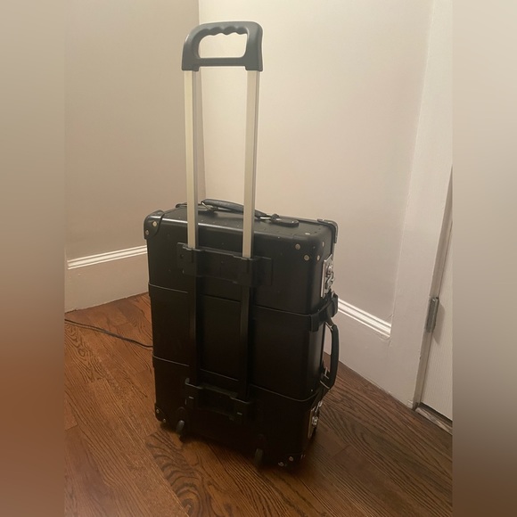 Globe Trotter Carry-On 2 Wheels - Picture 3 of 8